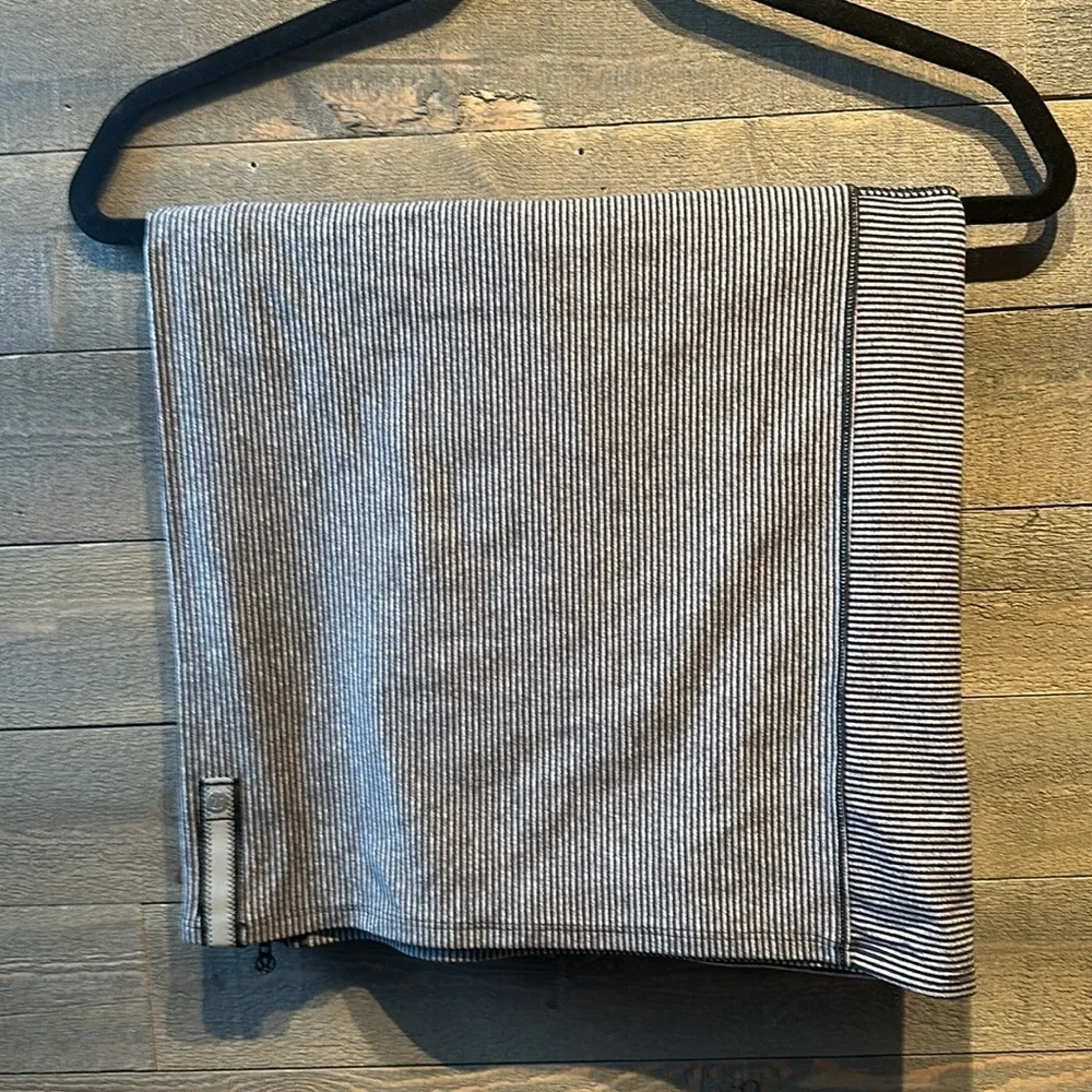 Lululemon wrap scarf